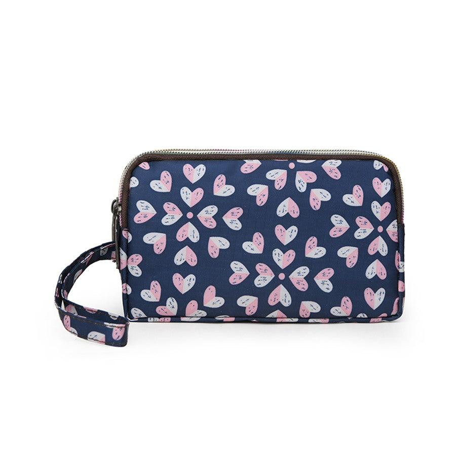 The fashionable lady's clutch and mobile phone bag are rich in floral patterns and elements, and the fabric is soft
