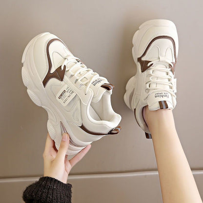 Tênis Feminino com Sola Grossa Ultraleve Novos Tênis Esportivos Brancos Primavera Outono Casual Confortável Respirável para Mulheres