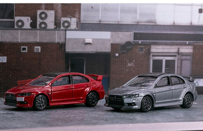 TOMY Mitsubishis JDM Lancer Evo X Carros de liga leve e veículos de brinquedo Modelo de carro em miniatura em escala para crianças
