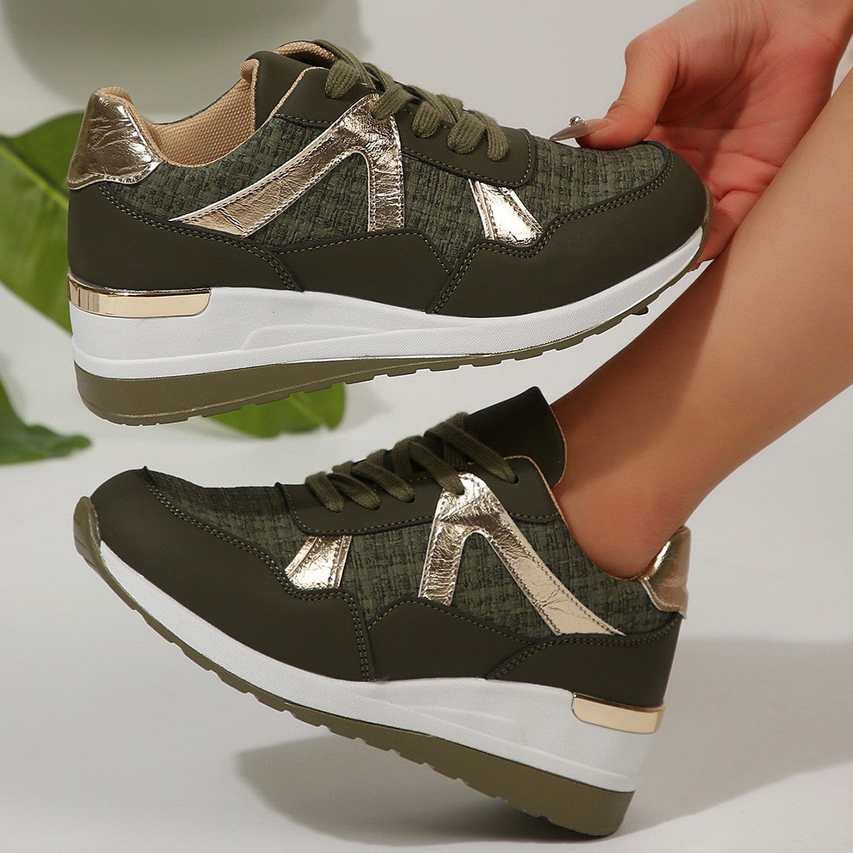 New Big Size Women Sneakers Breathable Lace-up Casual Sneakers Outdoor Lightweight Shoes Women Walking Anti-slip Platform Shoes