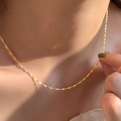 Colar de Corrente Fina de Aço Inoxidável Banhado a Ouro Requintado para Mulheres, Estilo Simples, Gargantilha Feminina