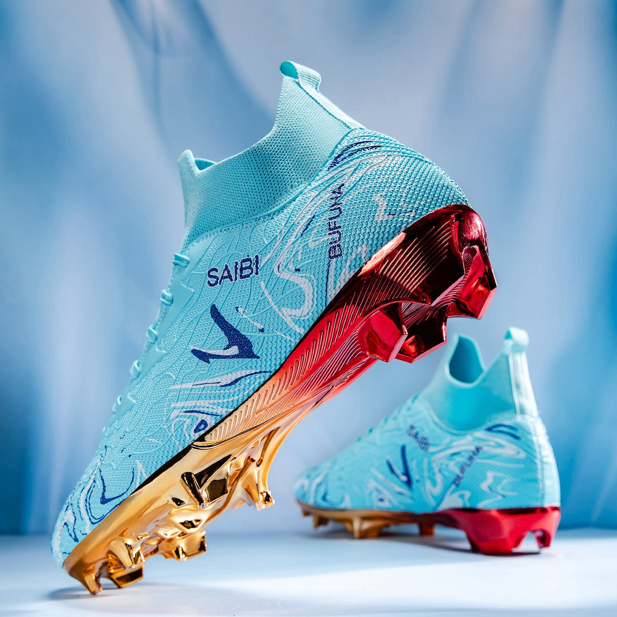 Premium Football Boots Feature Gold Plated Metal SG Studs For Professional Training and Competition Unisex Soccer Cleats