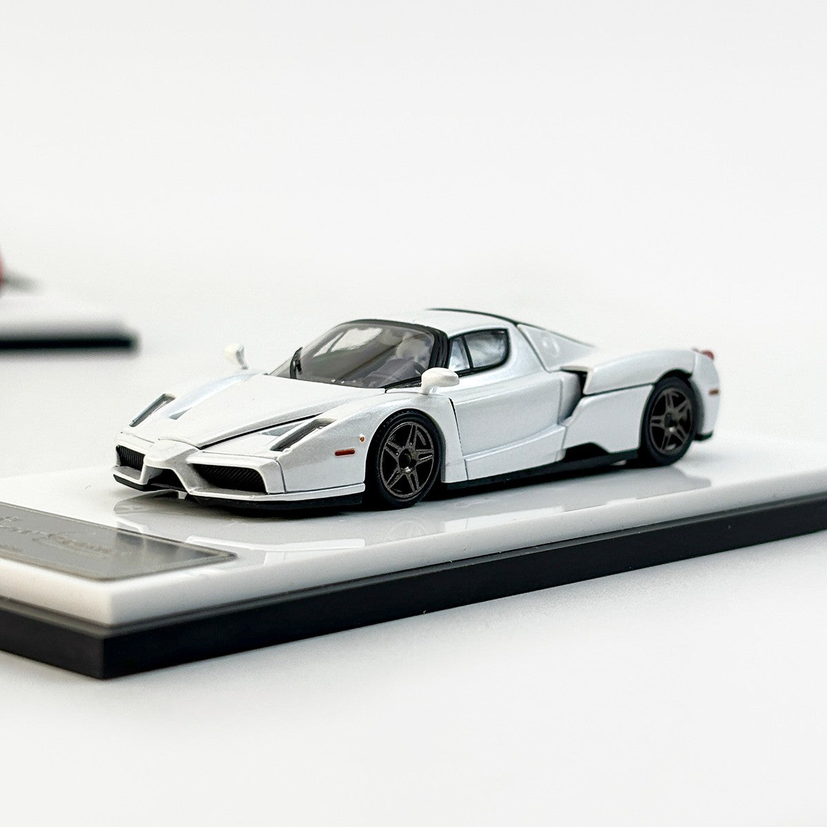 Rei Modelo 1:64 Edição Enzo Figura Simulação Liga Abre-Tampa Miniatura Die-Cast Carro Modelo Personalizado Brinquedos Presente Ornamento Colecionável