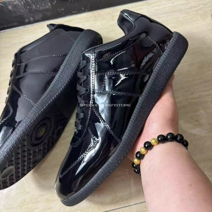 Men's Shoes Casual Sneakers New Fashion Coating Graffiti Low-Top Casual Single Shoes Large Size Patent Leather Sports Shoes