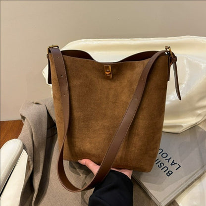 Autumn/Winter Bucket Bag Retro Suede Fur Large Capacity Tote Bag for Women, New Style Versatile Shoulder & Crossbody Bag