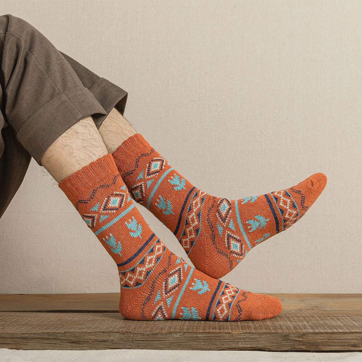5 Pairs Lot New Man Women Socks Thick Warm Winter Socks Retro Style Flower Pattern Couple Models Free Size