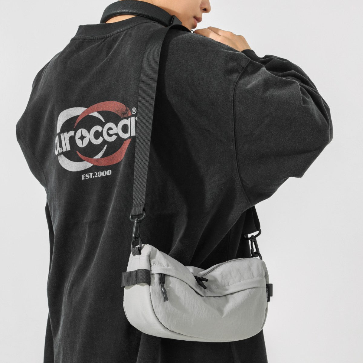 Japanese-Style Waterproof Lightweight Nylon Crossbody Bag, Lightweight Casual Multi-Pocket Unisex Phone Bag, Small Square Bag, Trendy for Hiking and Shopping