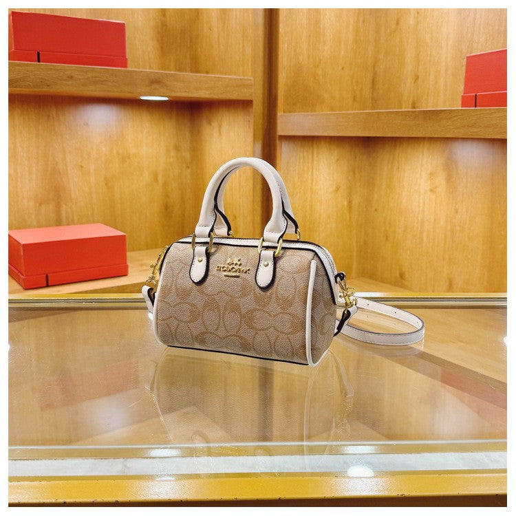 Classic Retro Boston New Small Bag Casual and Versatile Temperament Good Look Popular Hot Style Crossbody Bag