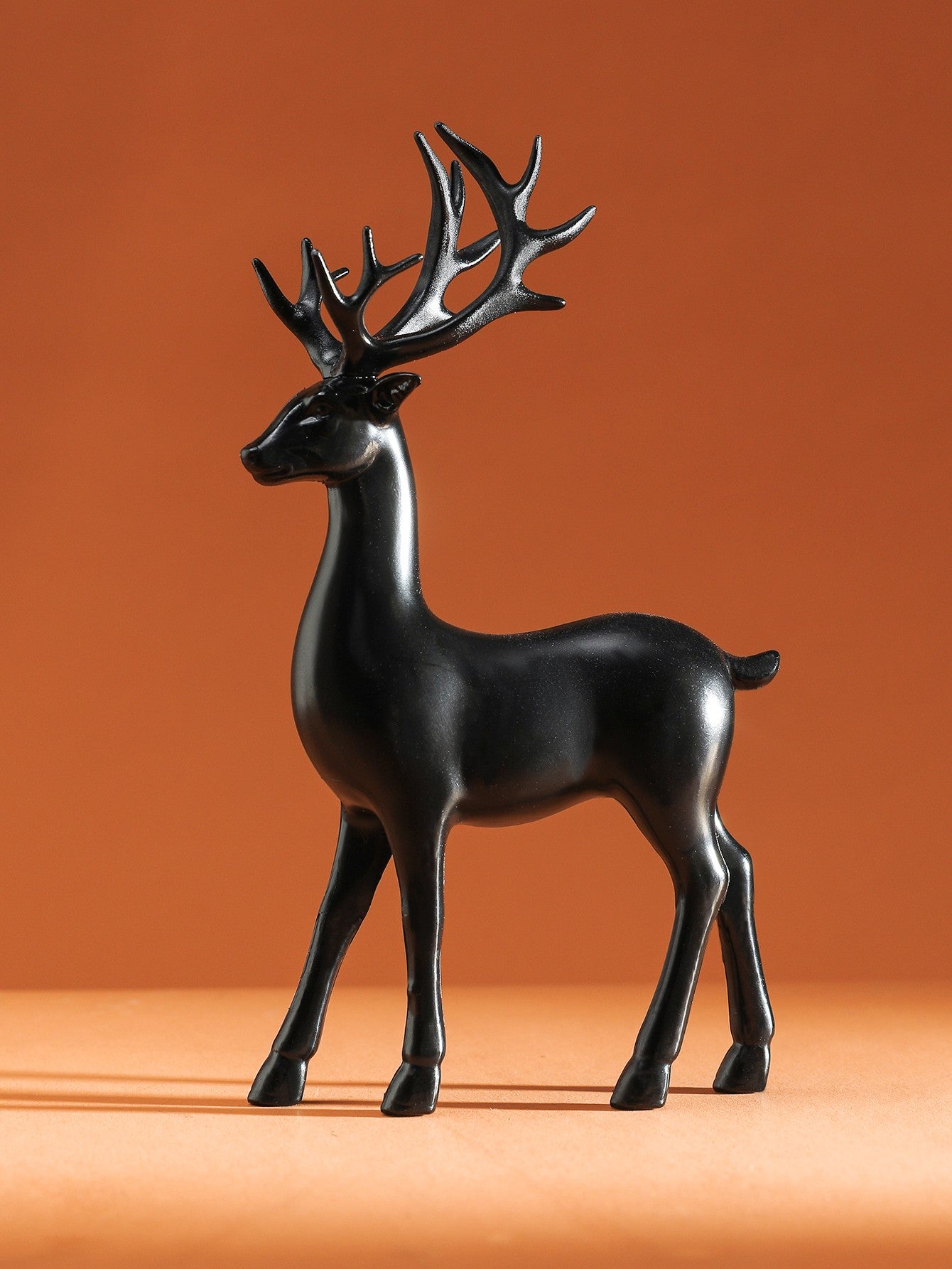 2 Pcs Reindeer Christmas Table Decoration for Home Indoor Xmas Holiday Small Statue Rustic Table Decor Christmas Reindeer Decor