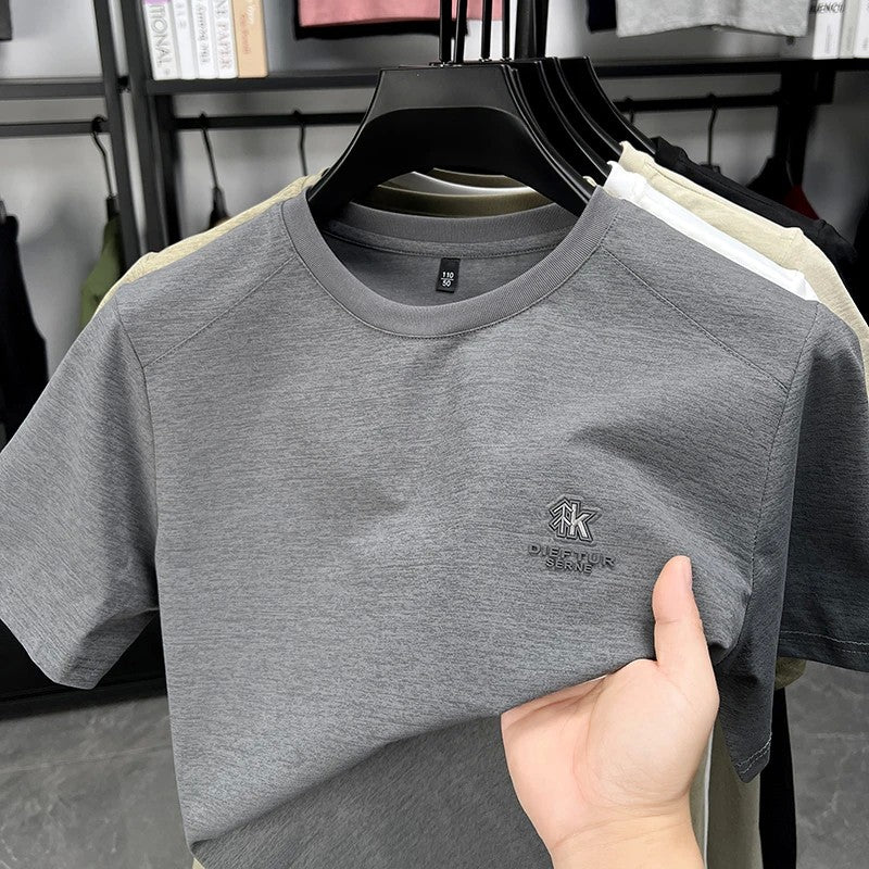 2025 New Men's Korean Style Fashion Badge Short Sleeved Sleeve Round Neck T-shirt Casual and Comfortable Summer Versatile Top