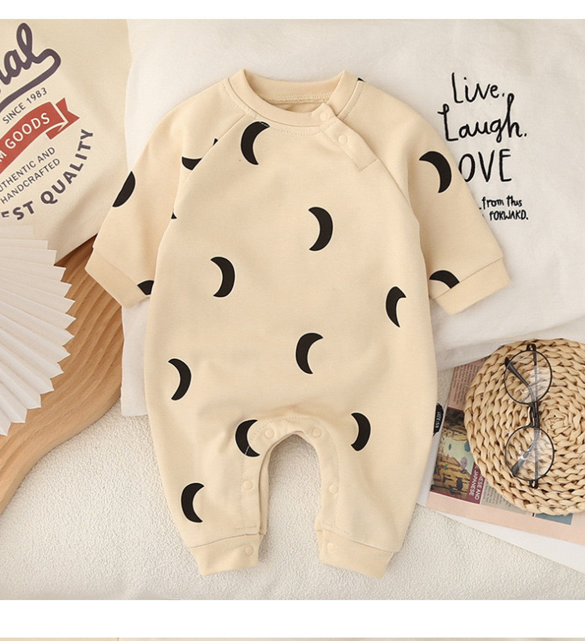 Newborn Spring and Winter Fashion Moon Sun Print Suit Cotton Comfortable and Soft 0-12 Boys and Girls Long Sleeved Baby Bodysuit