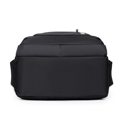 Men's large-capacity backpack, fashionable laptop bag, suitable for travel and business, equipped with secure zipper closure and