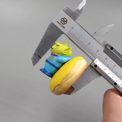 4 peças Disney Anime Toy Story Mini Pvc Engraçado Figura de Ação Alienígena Cachorros Quentes Pizza Kawaii Modelo Diy Decoração de Bolo Presentes de Aniversário Infantis