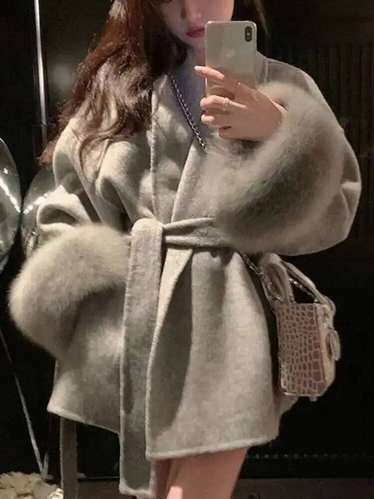UCXQ Casaco Feminino Elegante OL para Escritório com Retalhos de Pelo Manga Comprida Lã Jaqueta de Roupa Feminina Bonita Outono Inverno 2025