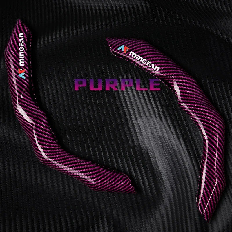 The carbon fiber steering wheel cover is luxurious, anti-slip, comfortable, durable and fashionable, suitable for all seasons