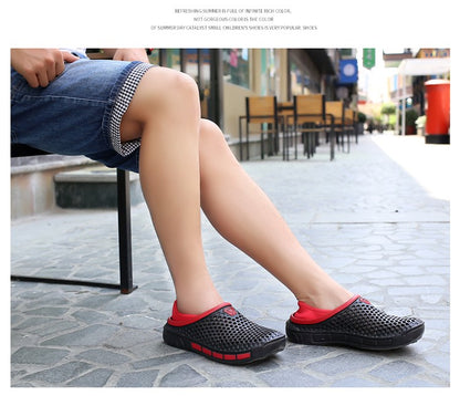 2025 New summer men's flip-flops Casual beach slippers Light wading sandals Family bathroom shower men's shoes large size