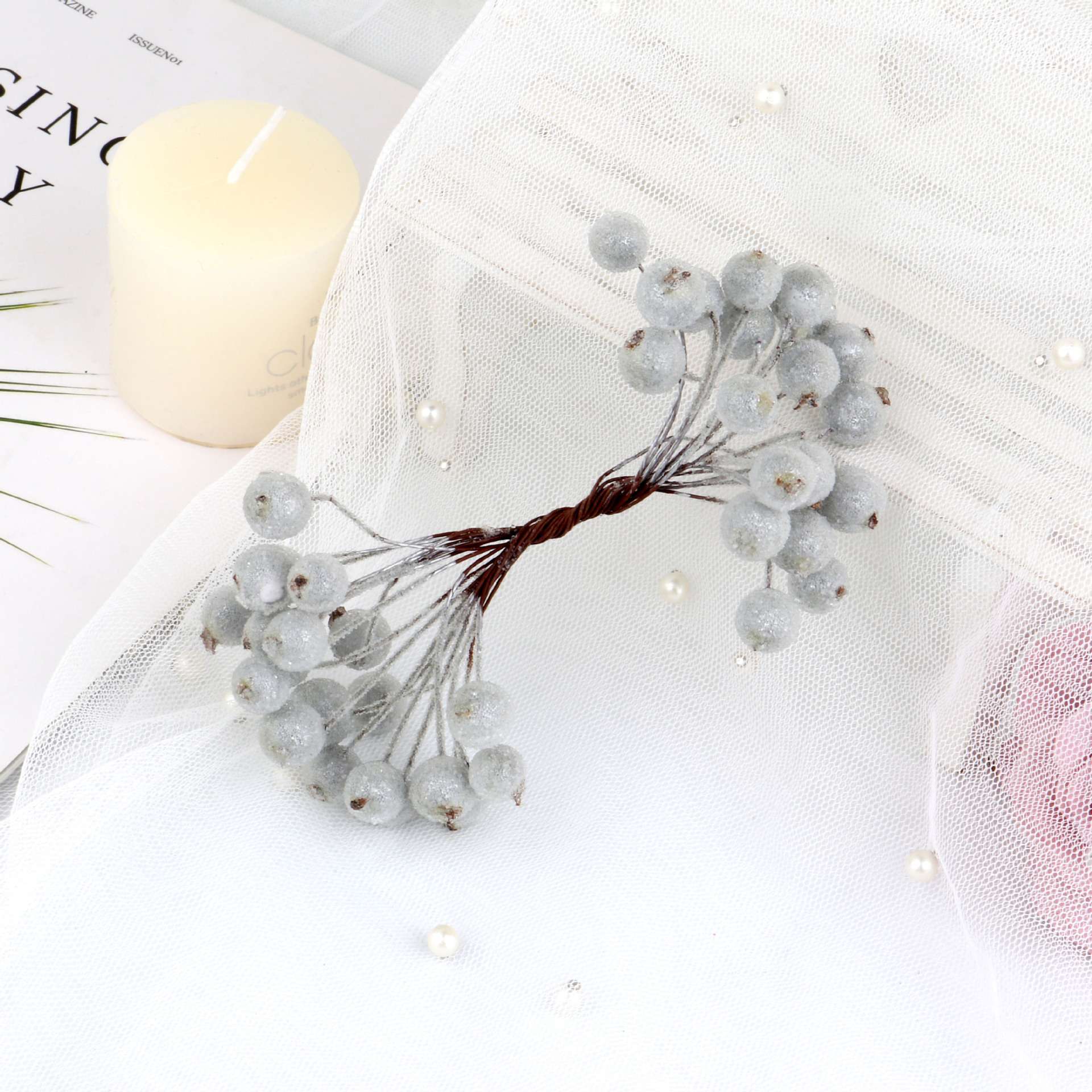 40pcs Mini Christmas Frosted Artificial Berry Vivid Red Holly Berries Wedding Party Decoration Artificial Flowers Home Decor
