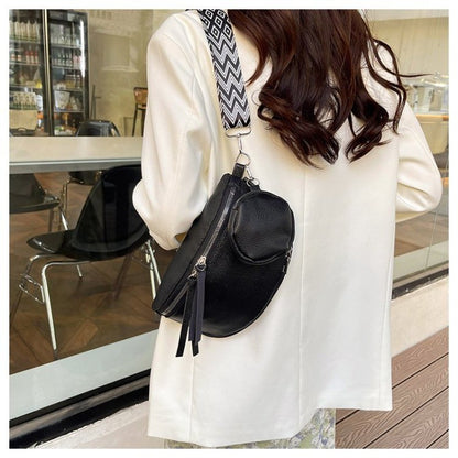 2025Casual solid color commuter bag simple western style street style fashion crossbody chest bag travel waist bag two-piece set