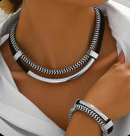 Conjunto 2 Peças Novo Colar e Pulseira de Metal Tubo Duplo Grosso Preto e Branco Estilo Hip-Hop Exagerado Para Uso Diário