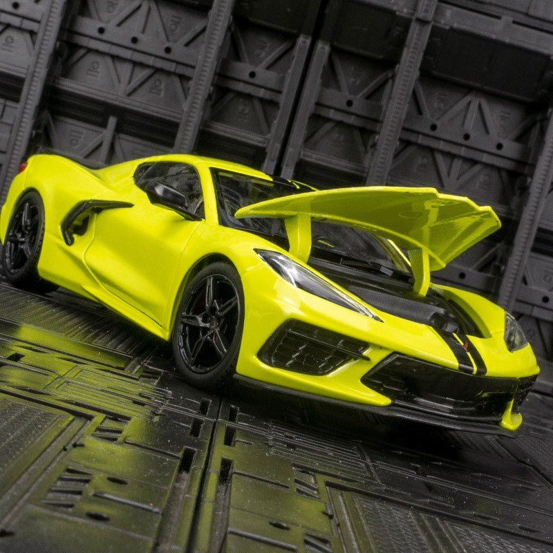 Maisto 1:24 Chevrolet Corvette C8 2020 modelo de carro em liga, portas, capô do motor e porta-malas podem ser abertos, carrinho de brinquedo infantil
