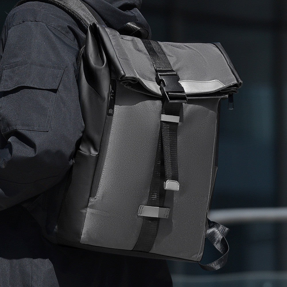 Mochila moderna 2025 com toque atlético, tecido à prova d'água, para laptop de 15,6 polegadas, design roll-top, grande capacidade para o dia a dia, viagens e escola