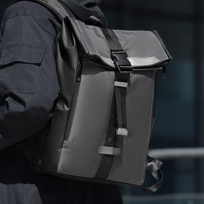 Mochila moderna 2025 com toque atlético, tecido à prova d'água, para laptop de 15,6 polegadas, design roll-top, grande capacidade para o dia a dia, viagens e escola