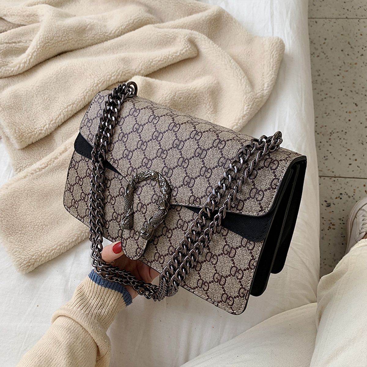 Retro PU women's crossbody bag with magnetic snap button, lightweight shoulder bag and multi compartment daily essentials