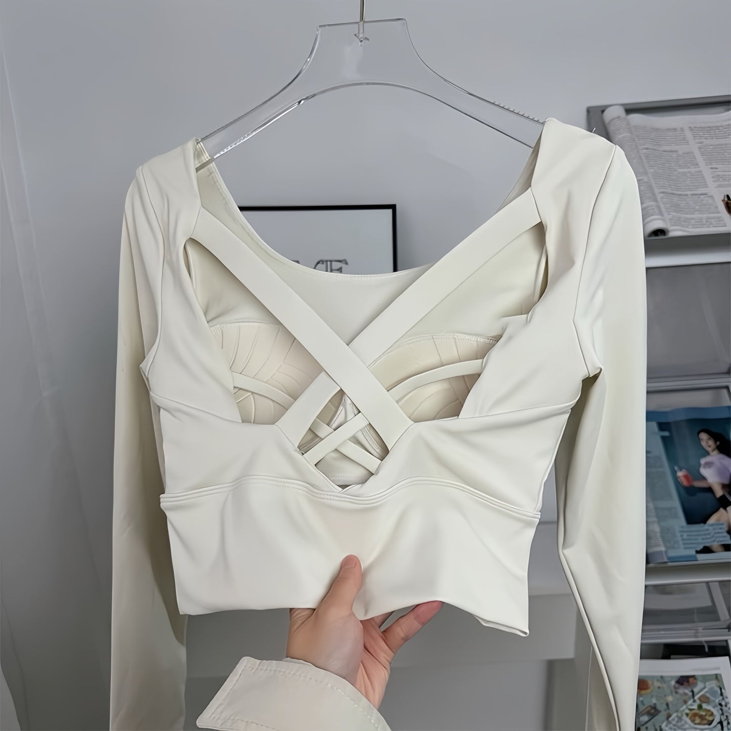 Women's Long-Sleeve Yoga Wear with Built-In Bra, Fitness Pilates Sports Top, Training Outfit for Outdoor Wear