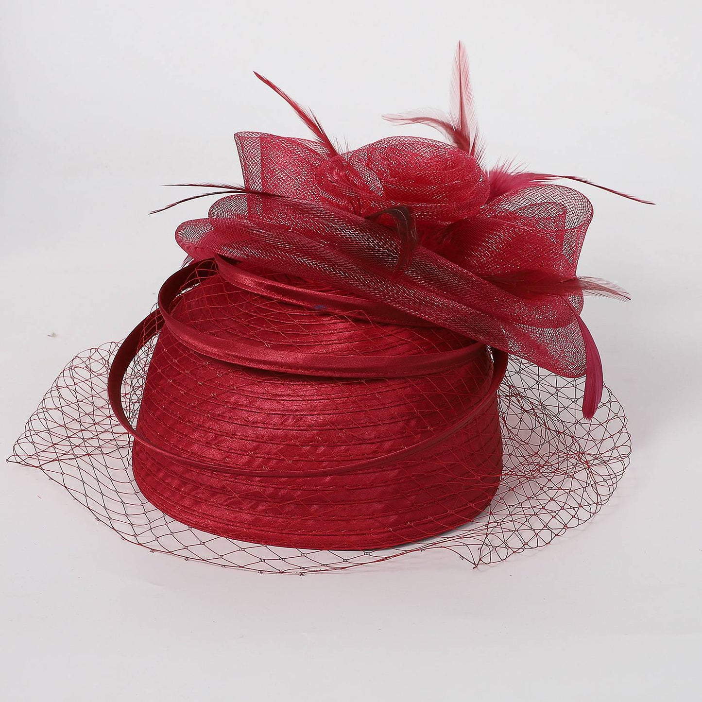 FS Casamento Igreja Chapéus Vermelhos Fascinadores Para Mulheres Com Véu de Pena Festa Coquetel Adorno de Cabeça 2025 Senhora Elegante Chapéu Kentucky Derby