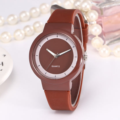 Cross border New Geneva Simple Casual Candy Color Silicone Watch Fashion Male and Female Student Couple Performance Goods