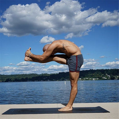 Men Gym Fitness Shorts Bodybuilding sports Jogging shorts Male 2022 Summer Cool Breathable Mesh The big size casual men Shorts