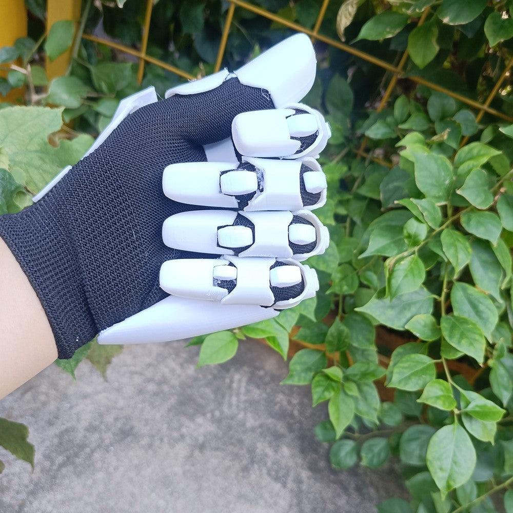 Mechanical gloves, made from 3D-printed PETG material, are flexible and have a highly mechanical look. Suitable for cosplay.
