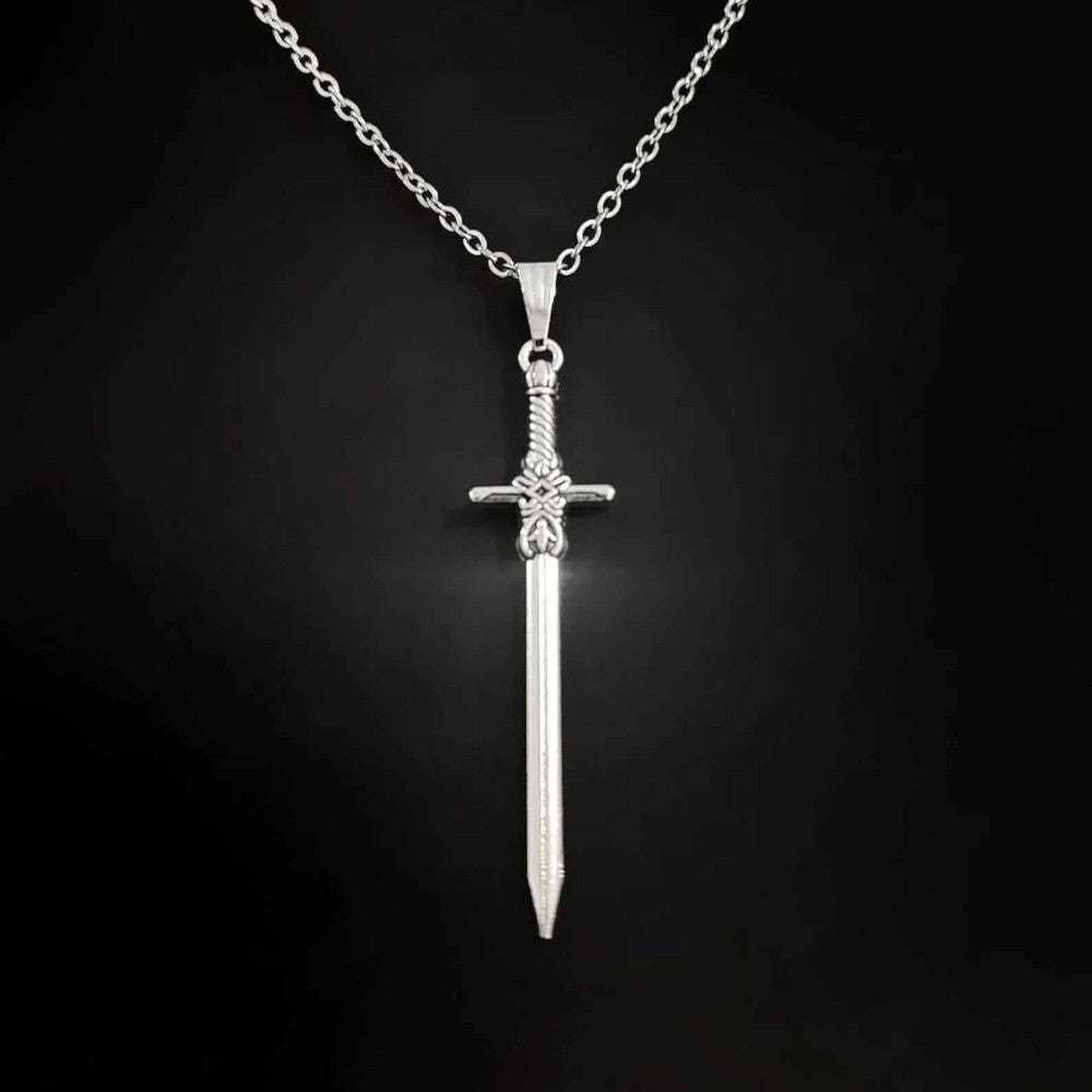 Personality Exquisite Sliver Color Knife Sword Pendant Stainless Steel Necklace for Women Men Gothic Punk Jewelry Accessory Gift