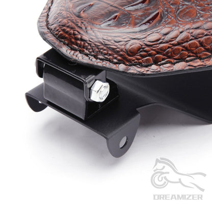 Banco Solo de Couro com Estampa de Jacaré Retrô para Motocicleta Harley Chopper Bobber Honda Yamaha Xs650 Marrom/Preto