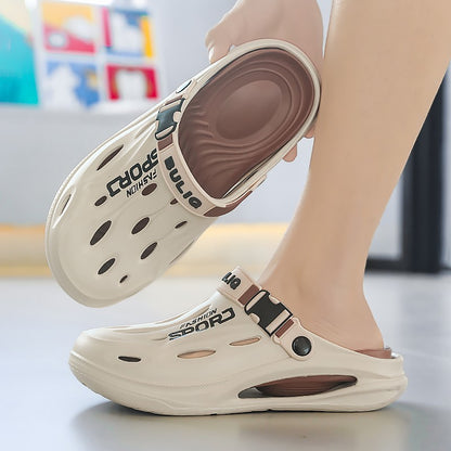 A Pair of Men's New Clogs, Summer New Wear-Resistant, Non-Slip Sports Beach Shoes, Soft-Soled Comfortable Men's Shoes for Driving