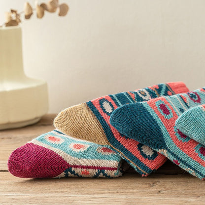 5 Pairs New Man Women Thick Winter Warm Socks Retro Style Dot Wave Pattern Couple Models Free Size