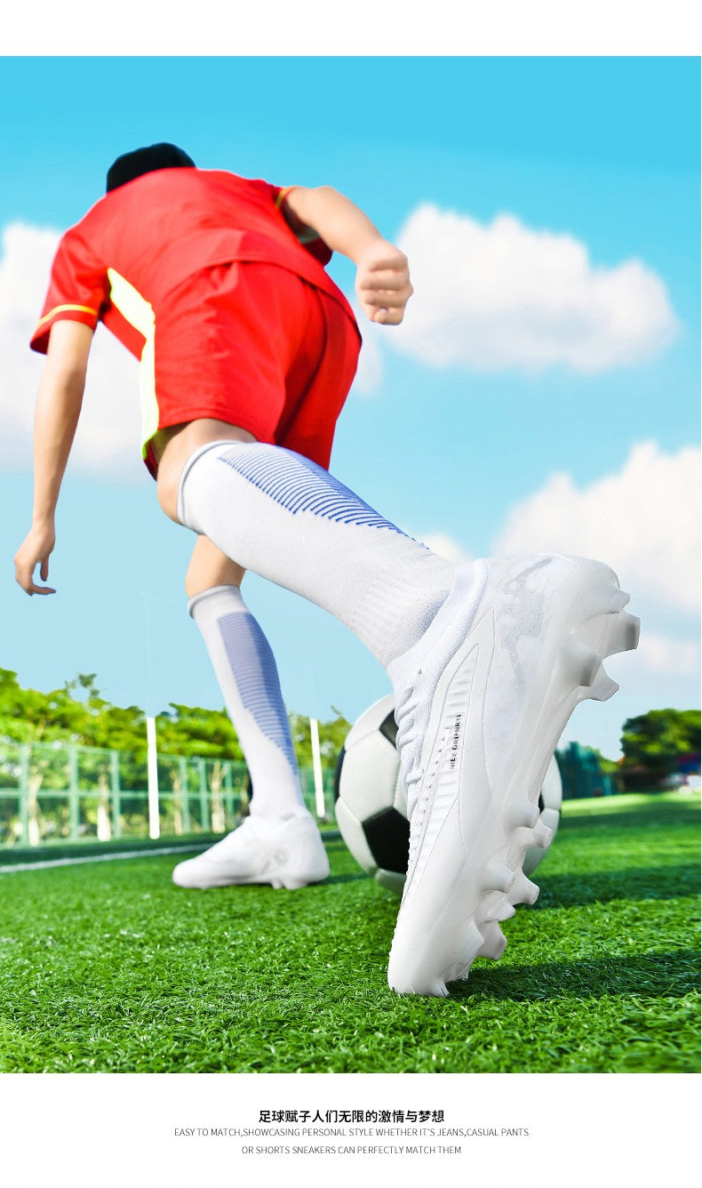 New Men Football Shoes High Quality Fast Soccer Shoes Society Cleats Professional Football Field Boots FG Sneaker Low Cut