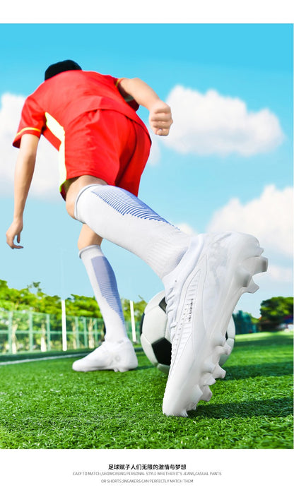 New Men Football Shoes High Quality Fast Soccer Shoes Society Cleats Professional Football Field Boots FG Sneaker Low Cut