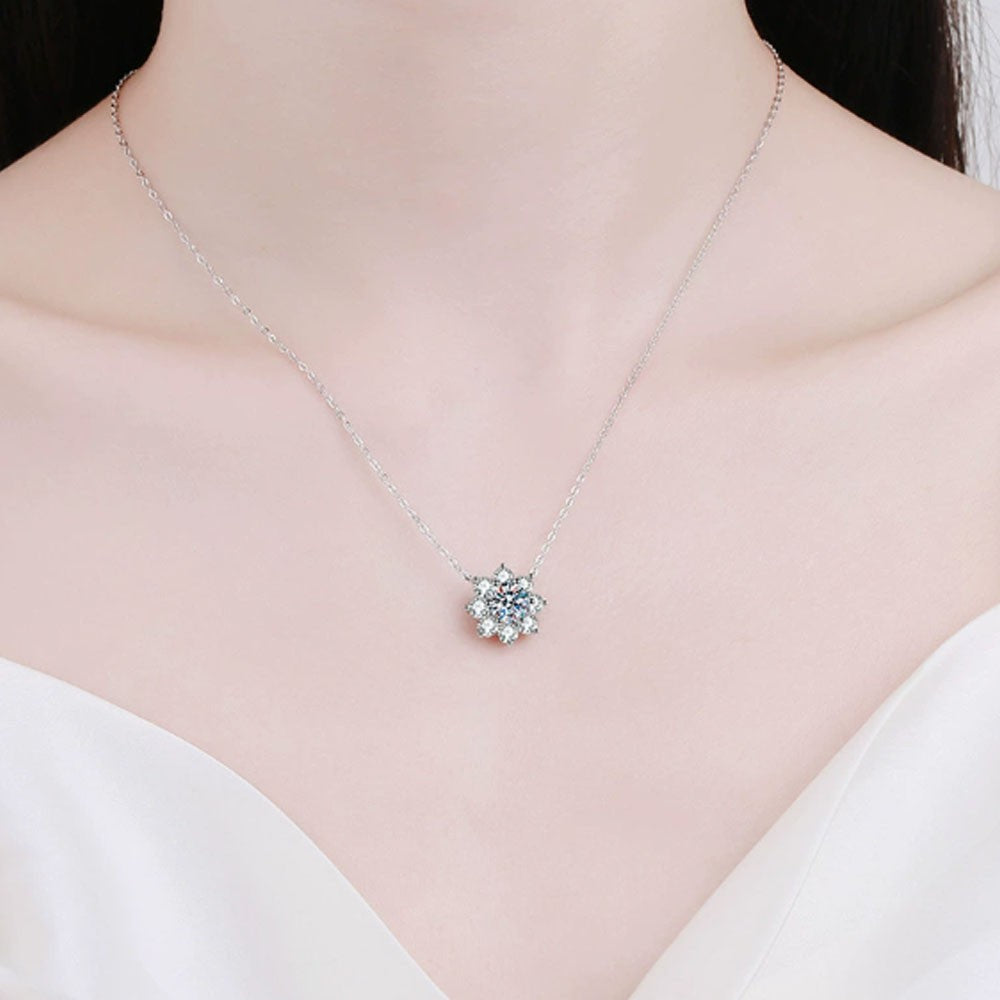 HHIOK GRA VVS1 Moissanite Sunflower Necklace S925 Silver Pendant Sparkling Diamond Ladies' Anniversary Exquisite Jewelry Gift