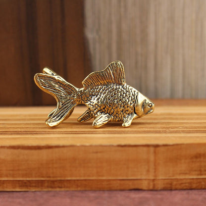 Brass Goldfish Statue Ancient Lifelike Goldfish Figurines Elegant Exquisite Lucky Charm Animal Sculpture Halloween