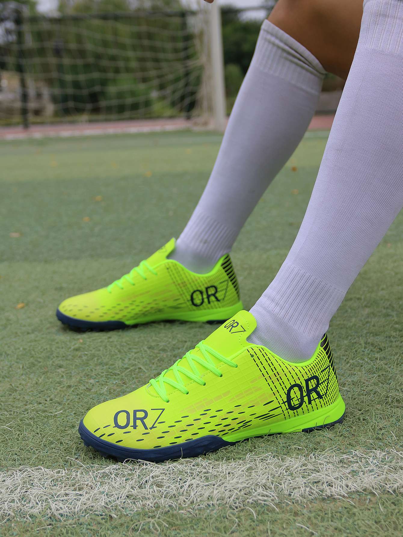 TF/FG Football Field Boots Original Men Women Studded Football Shoes Turf Match Ultralight Soccer Shoes Cleats Unisex Resistant