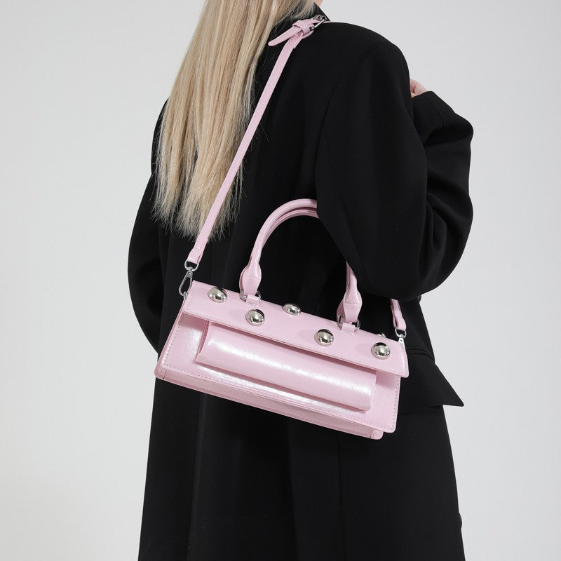 Bolsa de Ombro Pequena Retrô com Rebites de Couro PU LEFTSIDE para Mulheres Tendência 2025 Bolsas de Mão de Luxo Y2K e Bolsas Transversais Femininas