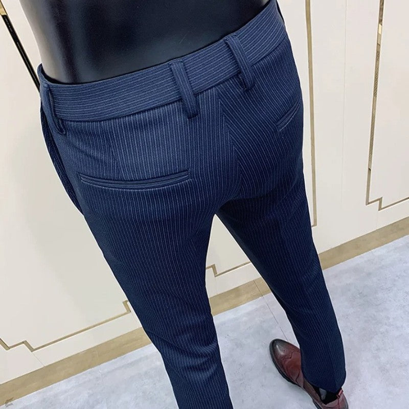 Calça Social Listrada Masculina Slim Fit com Tornozelo Justo Calça Social Masculina para Escritório e Festa Calça Social Masculina para Negócios Slim Fit