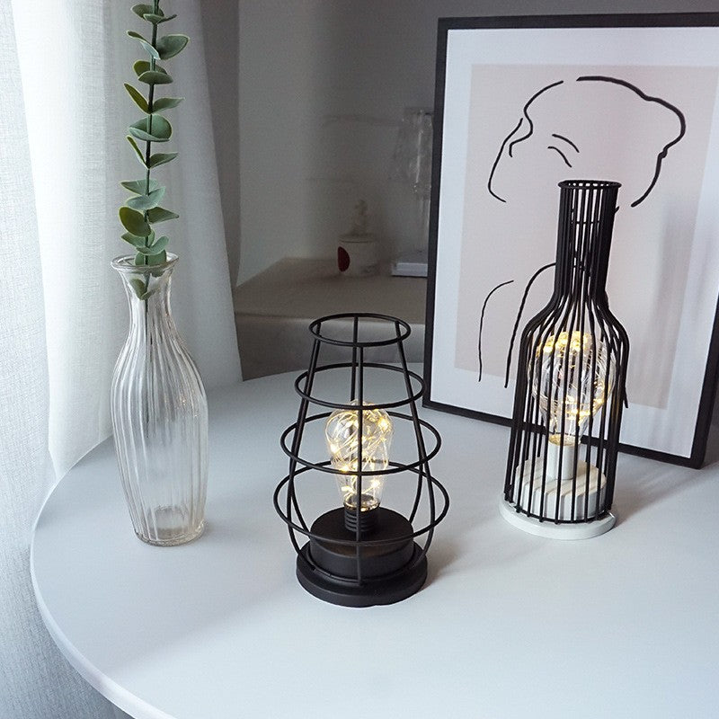 1PC Indoor Iron Wire Cage Design Night Light,Battery-Powered LED Lamp, Decorative Table Lighting for Bedroom, Living Room