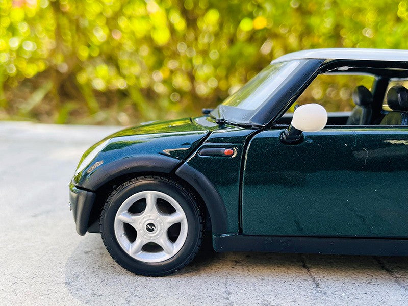 Maisto 1:24 BMW MINI Countryman verde liga super carro de brinquedo simulação liga modelo de carro artesanato decoração coleção brinquedo ferramentas presente