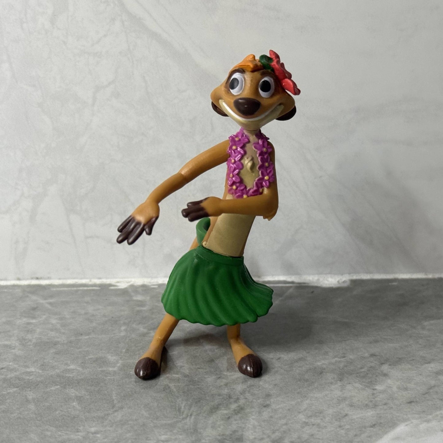 Disney Anime O Rei Leão Dançando Timão Boneco de Ação Colecionável 7CM PVC Estátua Topo de Bolo Presente de Aniversário para Crianças