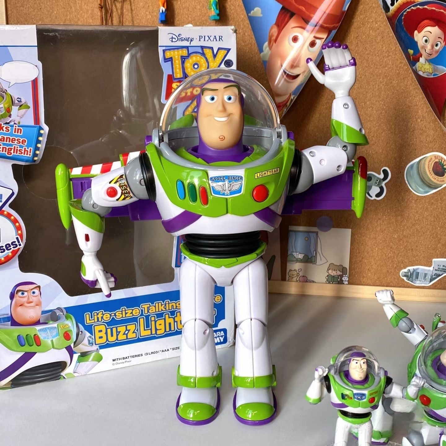 Toy Story Buzz Lightyear Modelo Brinquedos Pixar Robô Elétrico Andando Boneca Action Figure Brinquedo Presente De Aniversário Brinquedos Modelo Para Crianças
