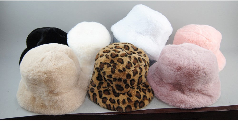 Chapéus de pele de coelho falso supermacios estilo novo 2025, forro de algodão para mulheres, gorros de esqui de moda russa quentes, cor sólida de pelúcia