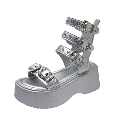Sandálias Romanas Femininas de Fundo Grosso com Fivela de Cinto de Verão 2025 Decoração de Metal da Moda