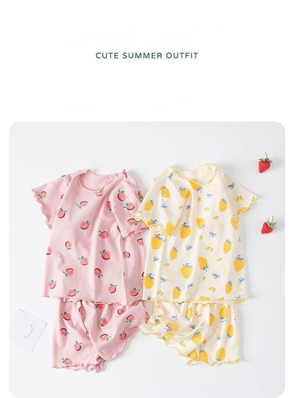 Girls Summer Pajama Sets Stylish Cartoon Pattern Printing Short Sleeve Top and Pants Made from Luxurious Cozy Ice Silk Material
